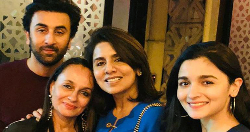 नीतू कपूर ने शुरू की रणबीर-आलिया की शादी की तैयारियां नीतू कपूर ने शुरू की रणबीर-आलिया की शादी की तैयारियां